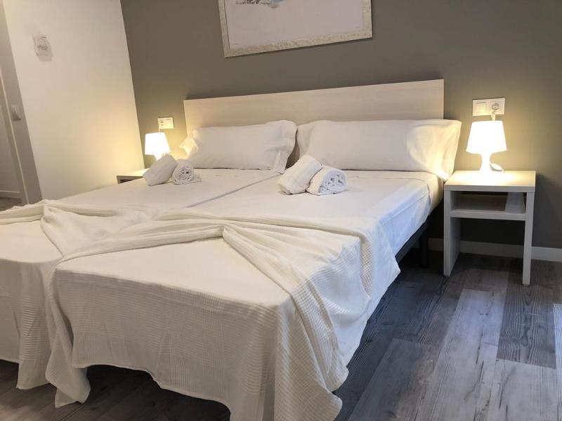Blu Hostal Diana Port de Alcudia  ภายนอก รูปภาพ